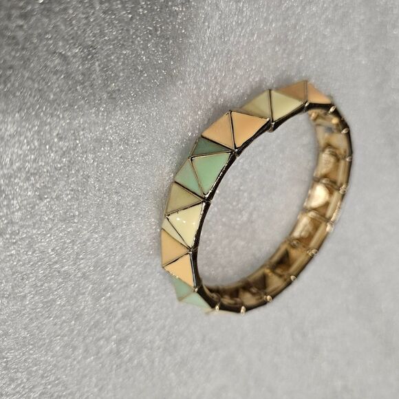 Geometric Pastel Bracelet - Picture 3 of 4